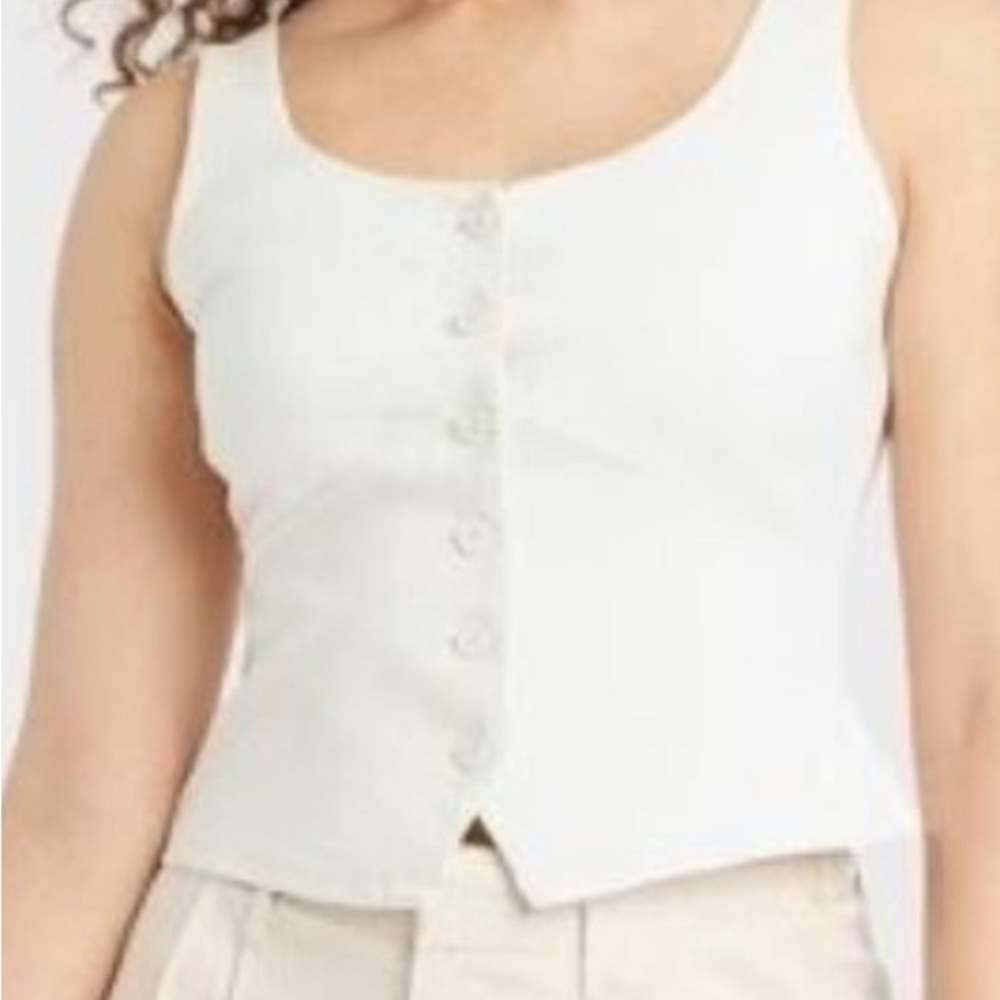 Time and Tru White Button-Up Tank Top